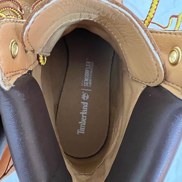 Women’s Timberlands Size 7 - Picture 8 of 16